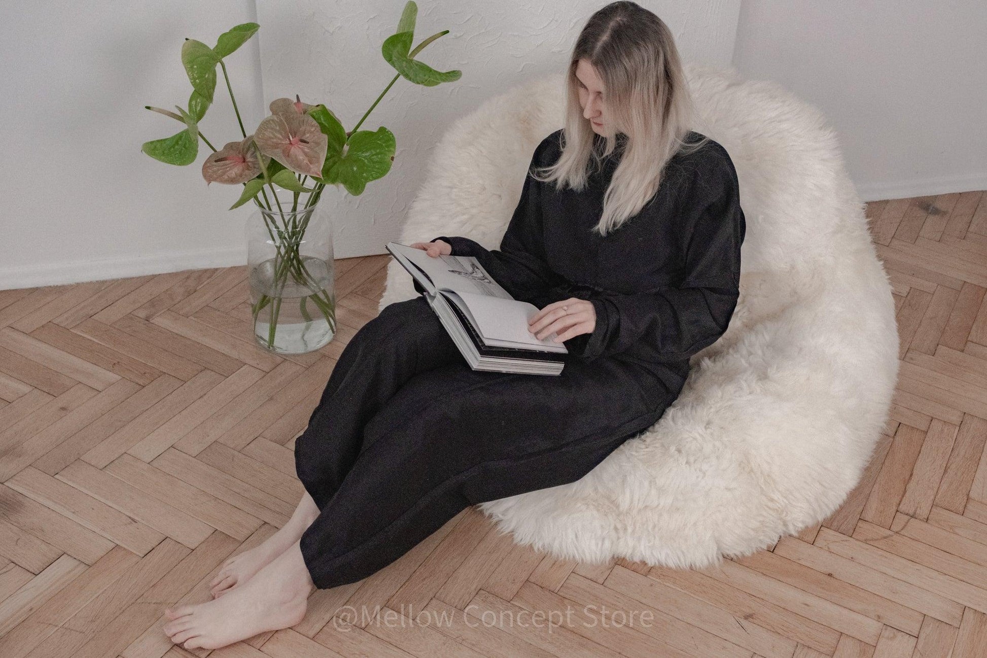 Natural Sheepskin Beanbag - White - MellowConceptStore