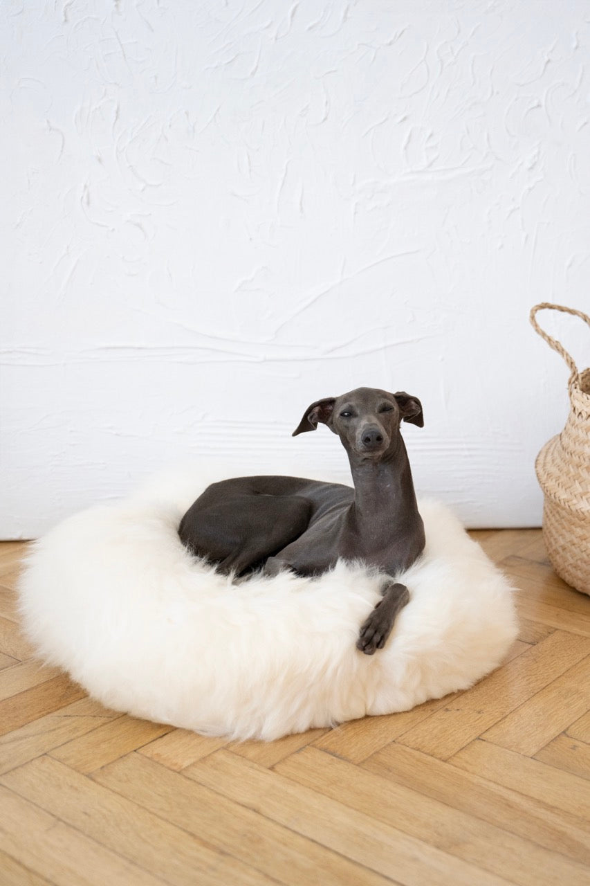 Round Natural Sheepskin White Pet Bed 