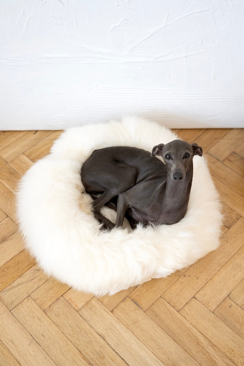 Round Natural Sheepskin White Pet Bed 