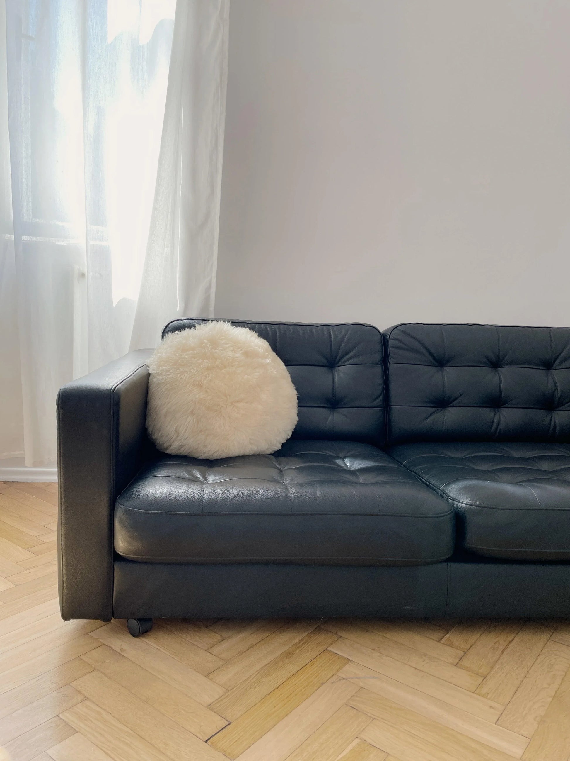 Round Natural Sheepskin Pillow - White - MellowConceptStore