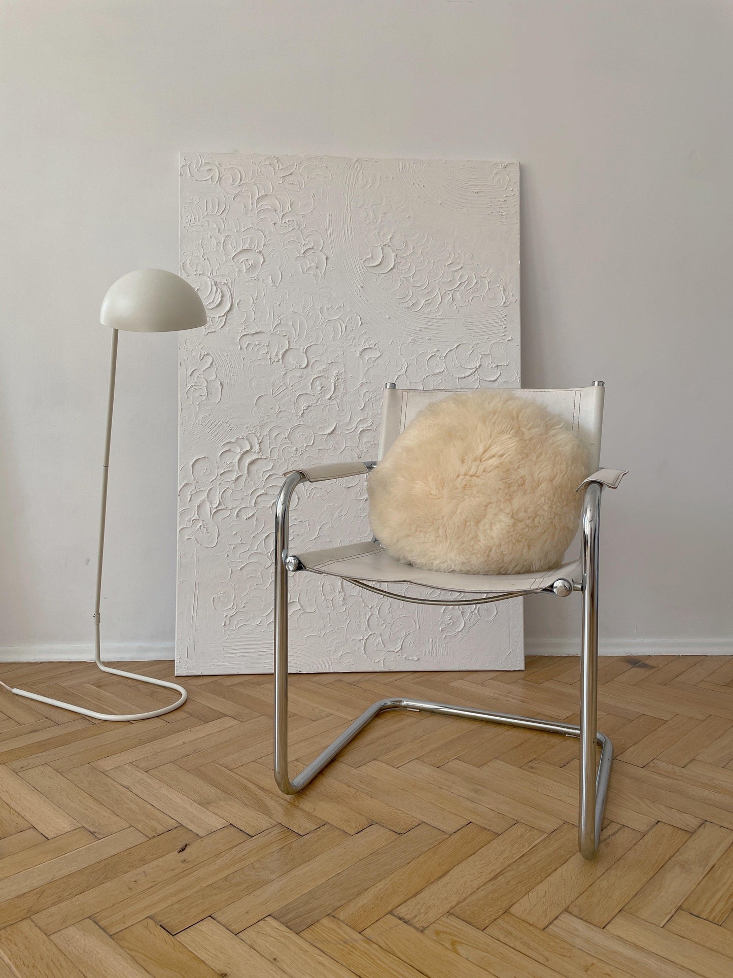 Round Natural Sheepskin Pillow - White - MellowConceptStore