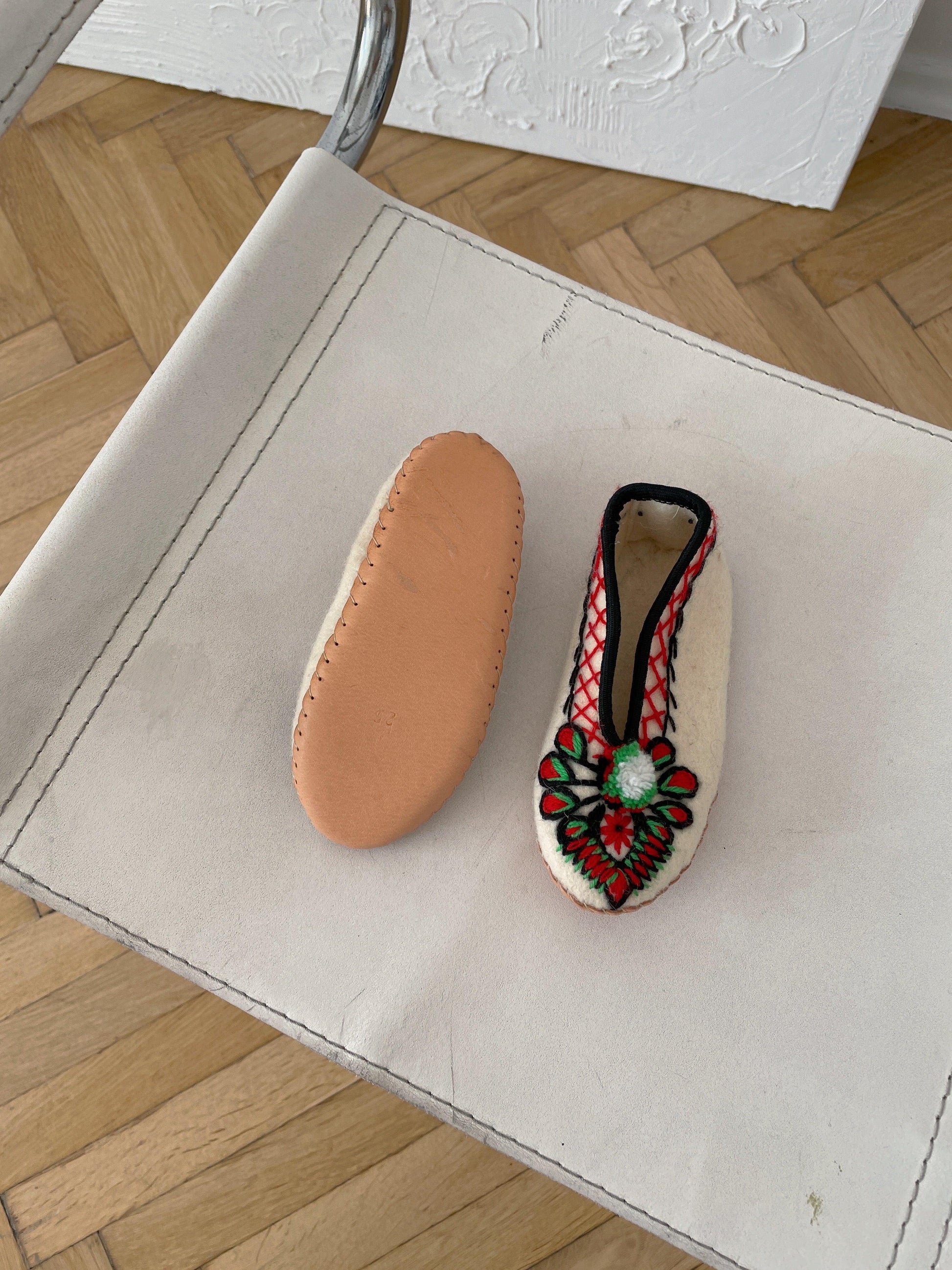 Baby Woolen Slippers (felt) - MellowConceptStore