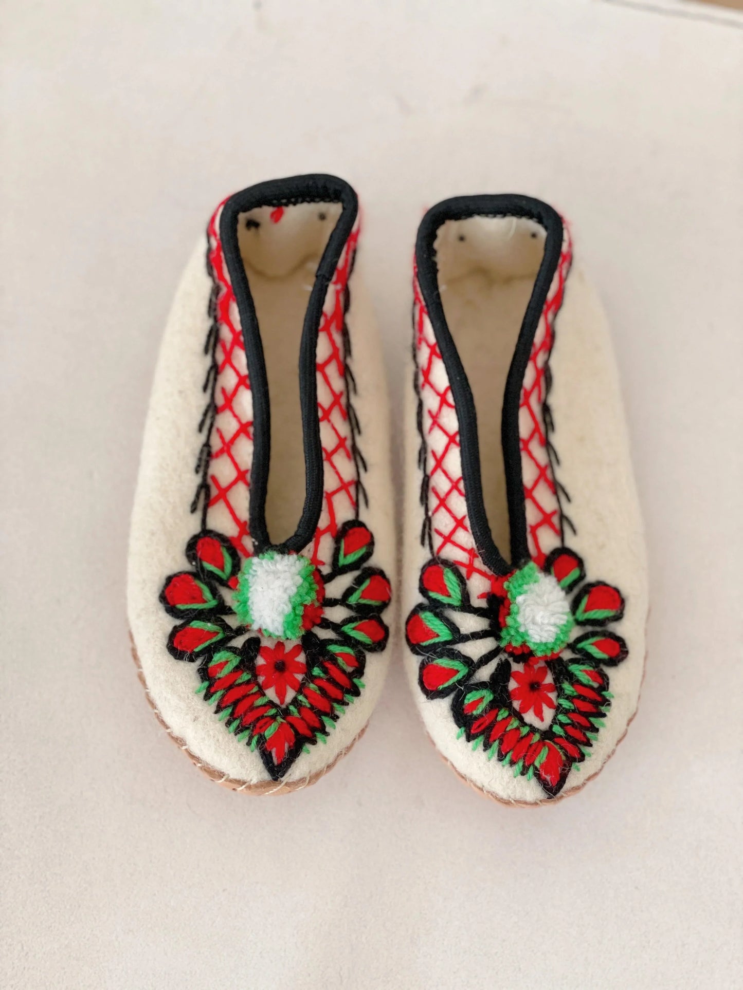 Baby Woolen Slippers (felt) - MellowConceptStore